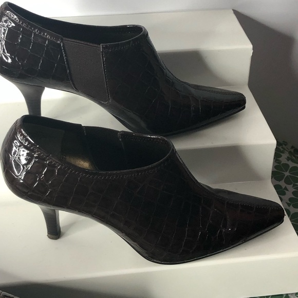 New Woman’s Iflex by Anne Klein Shoes in Brown ! - Picture 2 of 10